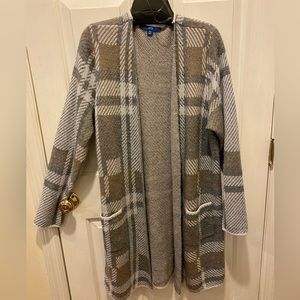 Apt 9 women’s long sweater, size XXL, gray and tan with some white